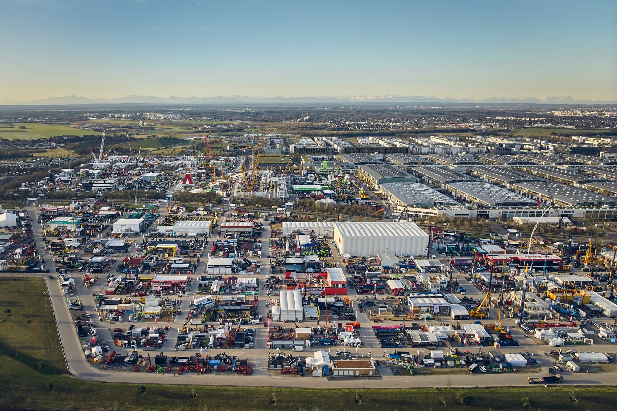 bauma 2025 recebe cerca de 600 mil visitantes em Munique
