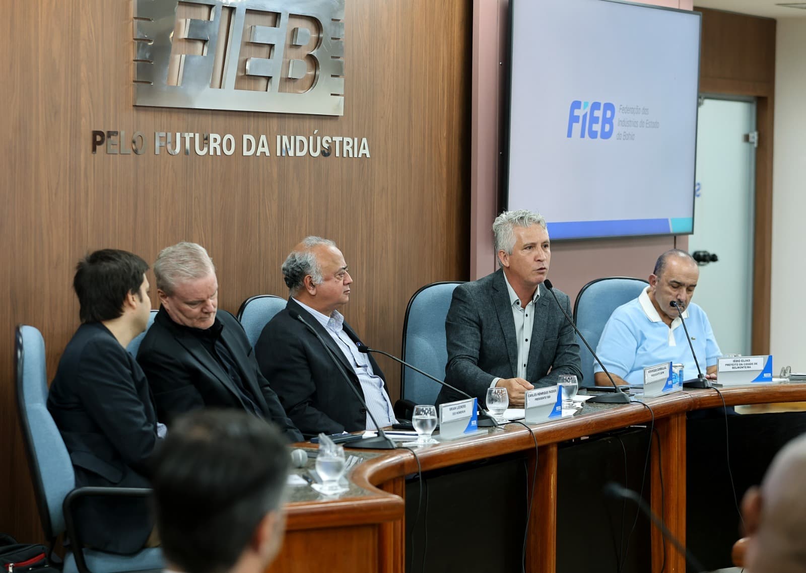 Projeto de fábrica de vidro solar na Bahia recebe R$ 1,8 bilhão em investimento