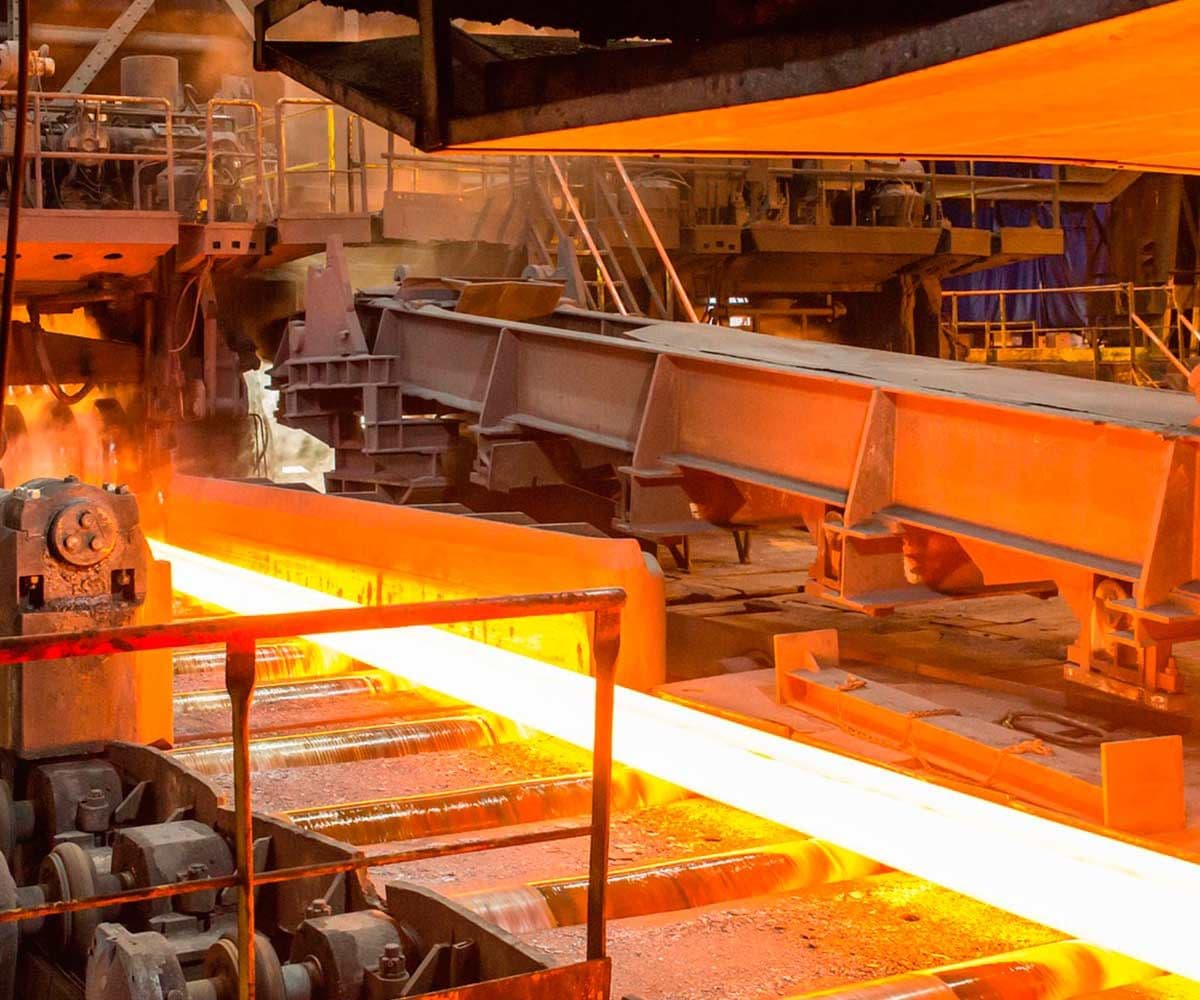Produção global de aço cai 1,9% em abril